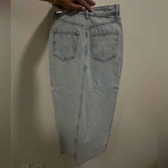 Zara midi jean skirt with slit - Picture 2 of 3